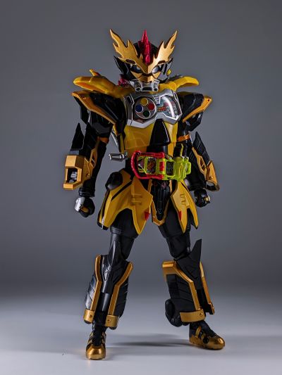 S.H.Figuarts 假面骑士：艾克赛德 假面骑士狂飙 剑斗摩托玩家 等级3