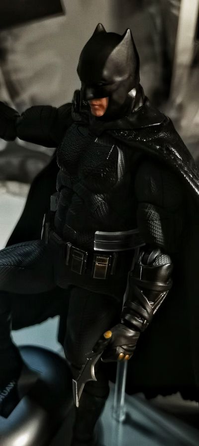 MAFEX 编号222  蝙蝠侠（正义联盟：扎克·施奈德版）