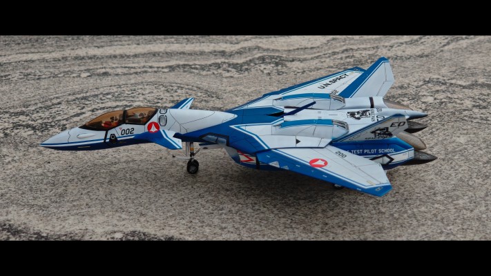 超时空要塞plus 1/72 VF-11D 雷鸟 “Test Pilot School”