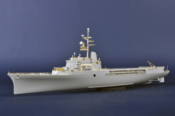 编号：05635 1/350 世界战舰系列 法国海军贞德号直升机母舰2008