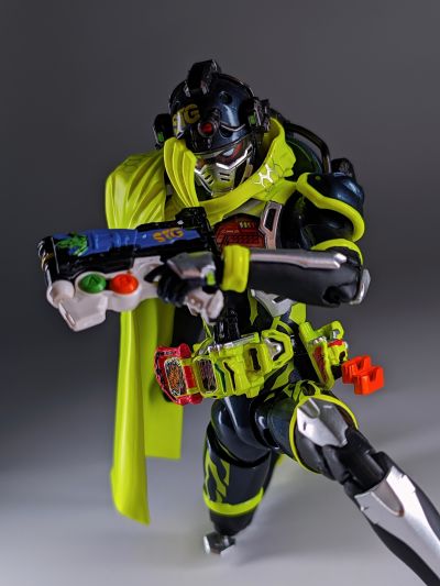 S.H.Figuarts   假面骑士艾克赛德 全能动作X  序章套装