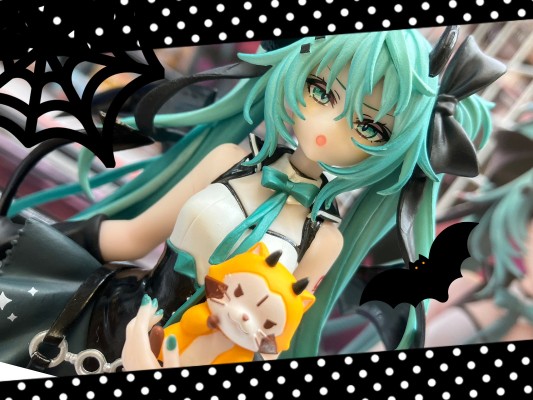 初音未来联名小浣熊拉斯卡尔 Trio-Try-iT玩具人偶-恶魔款-