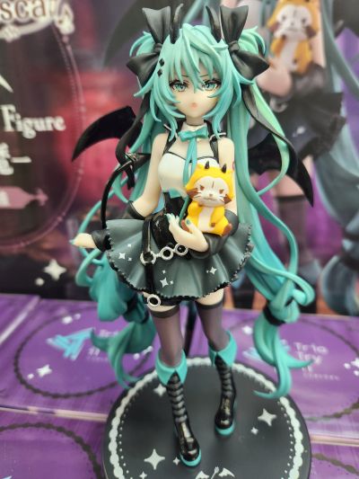 初音未来联名小浣熊拉斯卡尔 Trio-Try-iT玩具人偶-恶魔款-
