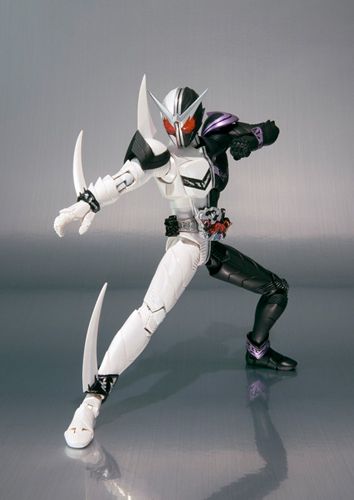 S.H.Figuarts 假面骑士双骑 獠牙王牌形态