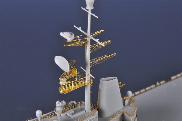 编号：05635 1/350 世界战舰系列 法国海军贞德号直升机母舰2008