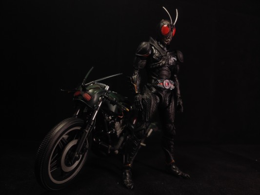 S.H.Figuarts 假面骑士暗日（BLACK SUN ） 南光太郎