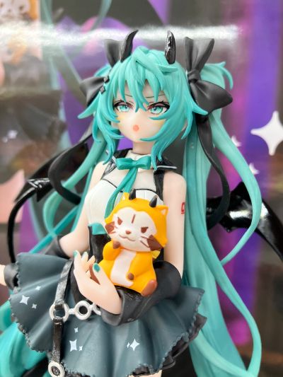 初音未来联名小浣熊拉斯卡尔 Trio-Try-iT玩具人偶-恶魔款-