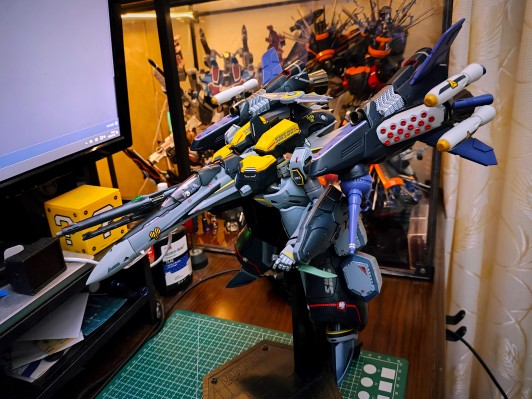 DX超合金 VF-25S 装甲型弥赛亚女武神（奥兹玛·李专用）重生版