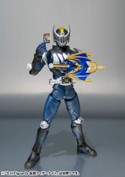 S.H.Figuarts  假面骑士夜骑生存形态