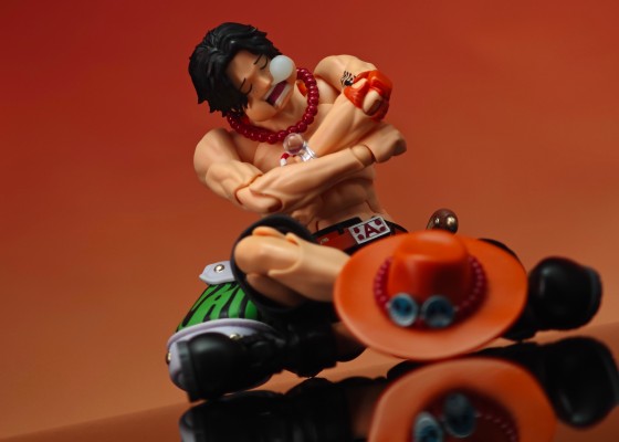 S.H.Figuarts 波特夹斯·D·艾斯 -火拳-