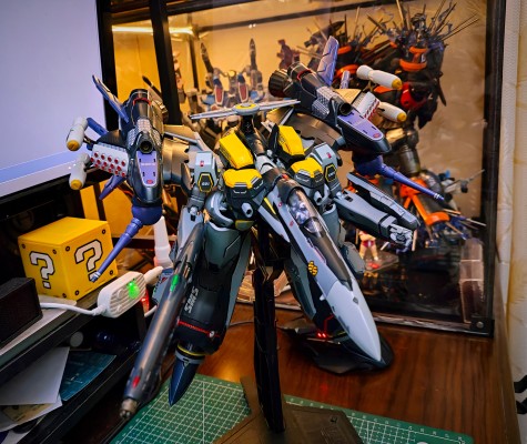DX超合金 VF-25S 装甲型弥赛亚女武神（奥兹玛·李专用）重生版