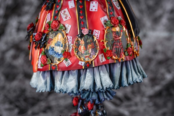 爱丽丝梦游仙境 爱丽丝