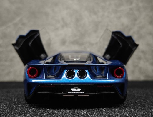 1/18 福特 GT 2017 白色