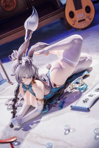 镜月