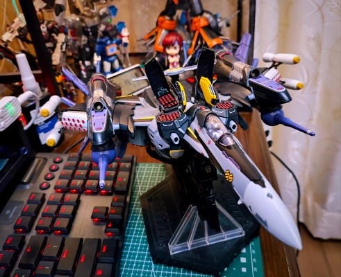 DX超合金 VF-25S 装甲型弥赛亚女武神（奥兹玛·李专用）重生版