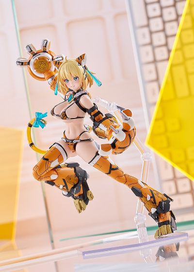 PLAMAX  BP-02 兔女郎服装计划 索菲亚· F· 希琳 老虎装甲
