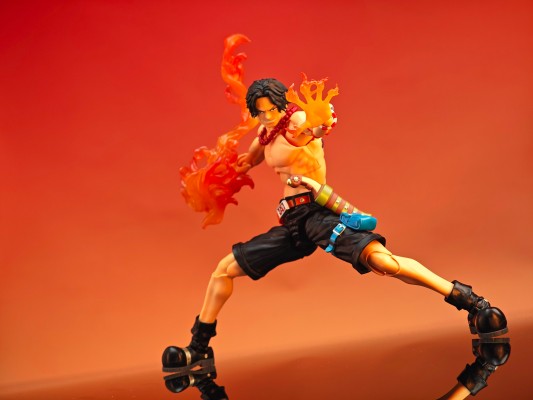 S.H.Figuarts 波特夹斯·D·艾斯 -火拳-