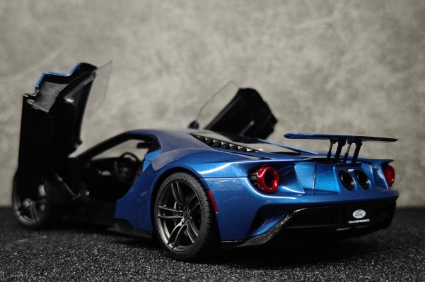 1/18 福特 GT 2017 白色