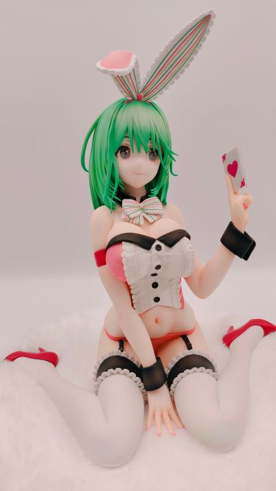粉色兔女郎