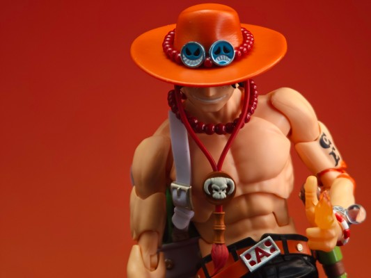 S.H.Figuarts 波特夹斯·D·艾斯 -火拳-
