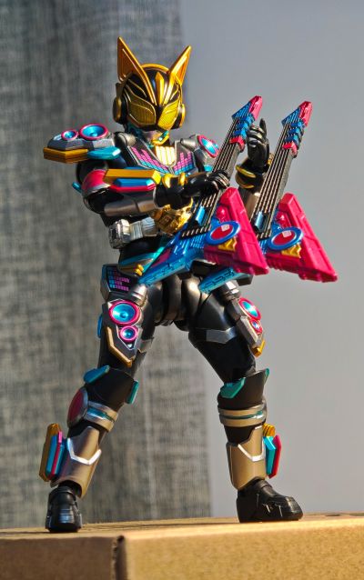 S.H.Figuarts 假面骑士娜猫 火旺节拍形态