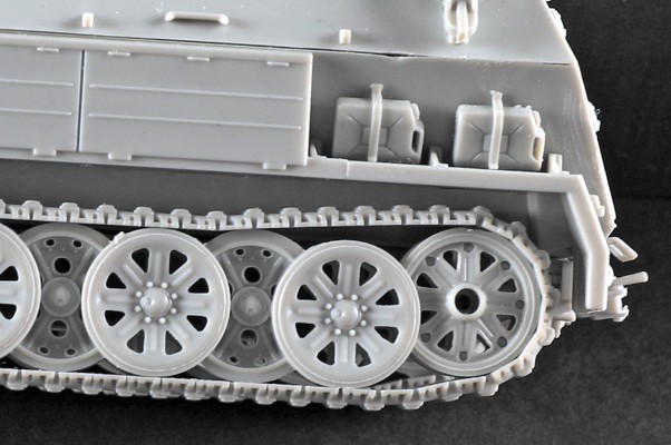 编号:07404 1/72 装甲车辆系列 德国12吨DB10牵引车(装甲型)