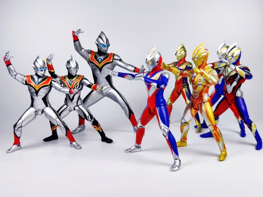 S.H.Figuarts（真骨雕制法）假迪迦/邪恶迪迦