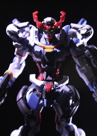HG 1/144 夸克斯高达