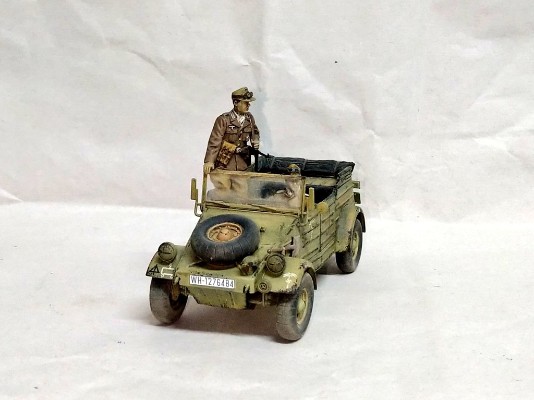 35238 1/35 德国 KUEBELWAGEN 82型 桶车（非洲军团）