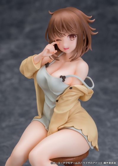 莱莎的炼金工房:常暗女王与秘密藏身处 莱莎琳・斯托特 睡衣版