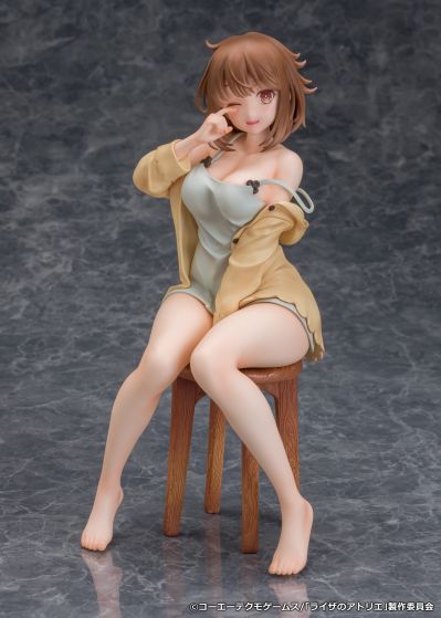 莱莎的炼金工房:常暗女王与秘密藏身处 莱莎琳・斯托特 睡衣版