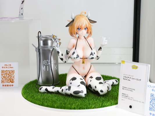 兔女郎服装计划 索菲亚· F· 希琳 奶牛纹比基尼