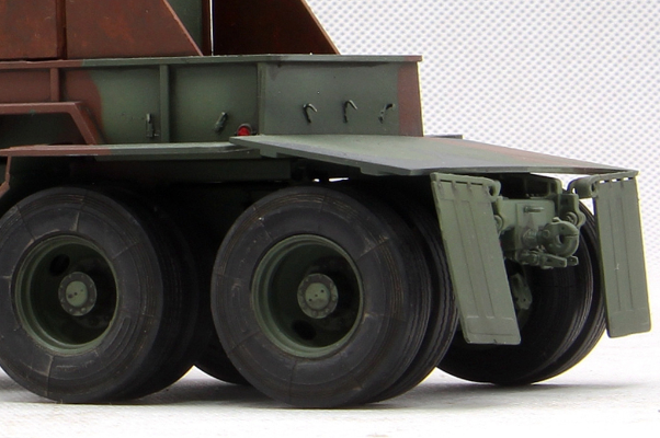 编号：01084 1/35 装甲车辆系列 美国M915武装卡车