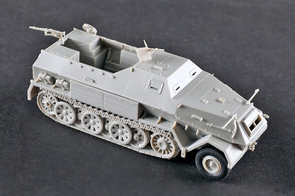 编号:07404 1/72 装甲车辆系列 德国12吨DB10牵引车(装甲型)