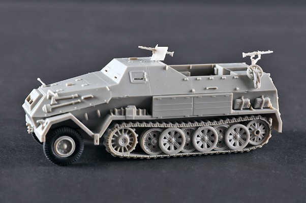 编号:07404 1/72 装甲车辆系列 德国12吨DB10牵引车(装甲型)