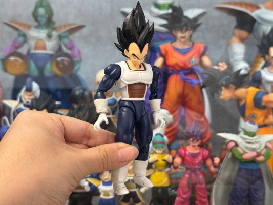 S.H.Figuarts 贝吉塔-老旧战斗服-