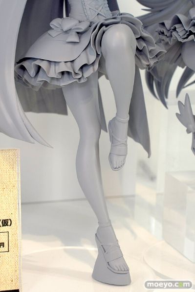 POP UP PARADE 吊带袜天使  史朵巾（暂译）