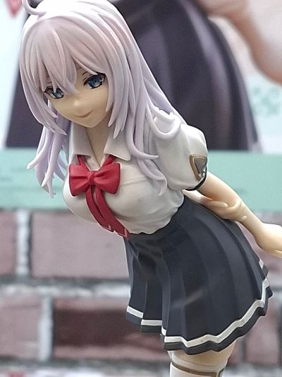 不时用俄语小声说真心话的邻桌艾莉同学动画版 Luminasta “艾莉”夏季校服