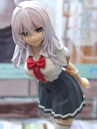 不时用俄语小声说真心话的邻桌艾莉同学动画版 Luminasta “艾莉”夏季校服