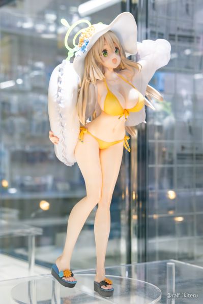 蔚蓝档案 十六夜野乃美（泳装）