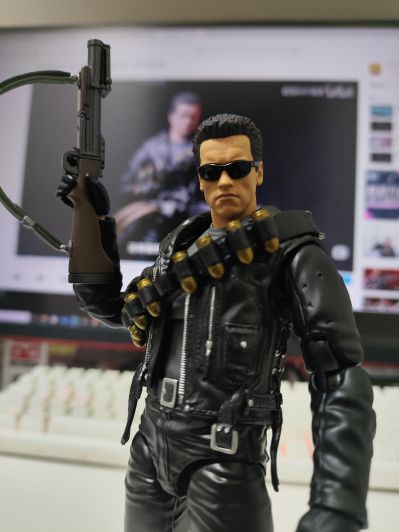 MAFEX 编号199  终结者2：审判日 T-800