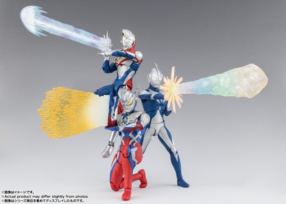 S.H.Figuarts 高斯奥特曼 月神形态