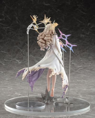 胜利女神：新的希望 皇冠 皇帝的新衣
