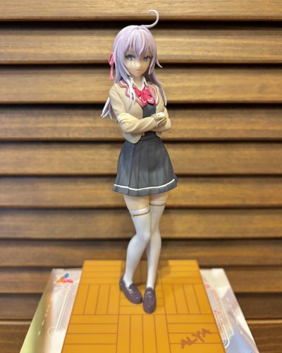 不时用俄语小声说真心话的邻桌艾莉同学动画版 Luminasta “艾莉”校服