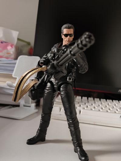 MAFEX 编号199  终结者2：审判日 T-800
