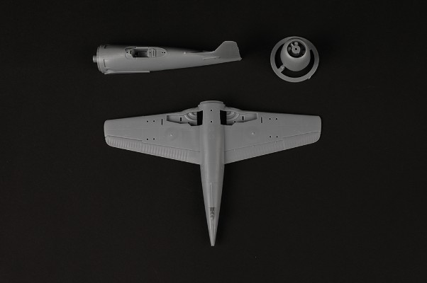 编号：87269  1/72 军用飞机系列 美国 F8F-2“熊猫”战斗机