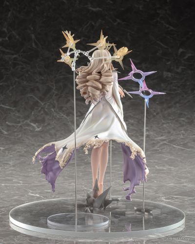 胜利女神：新的希望 皇冠 皇帝的新衣