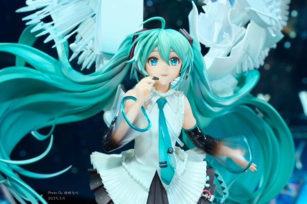 【2025.3.9】初音未来 16周年纪念款