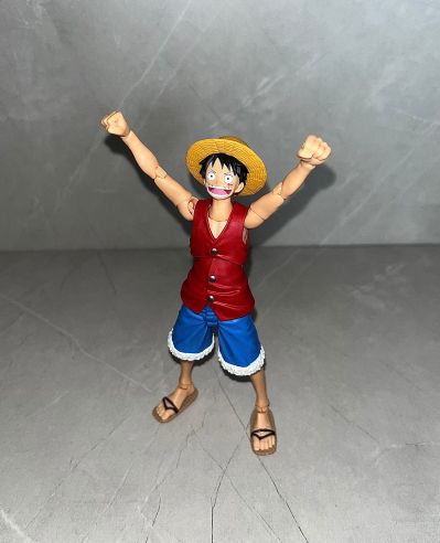 S.H.Figuarts   蒙奇·D·路飞-冒险的序幕-