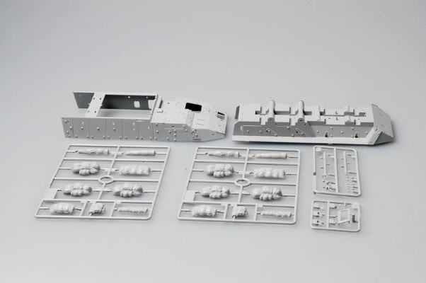 编号：00395 1/35 装甲车辆系列 美军 M1127 “斯崔克”侦察车（RV）